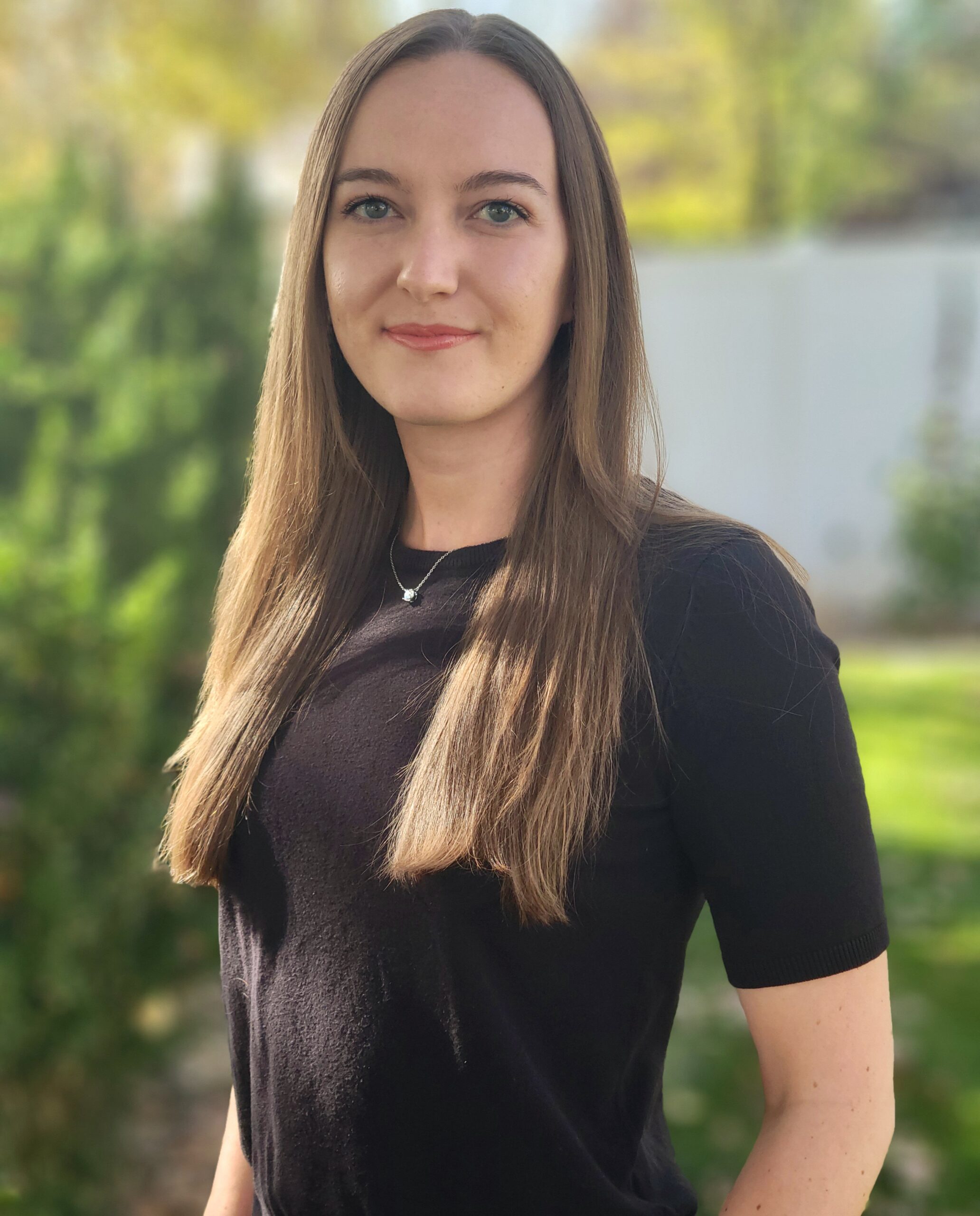Headshot -Primary img